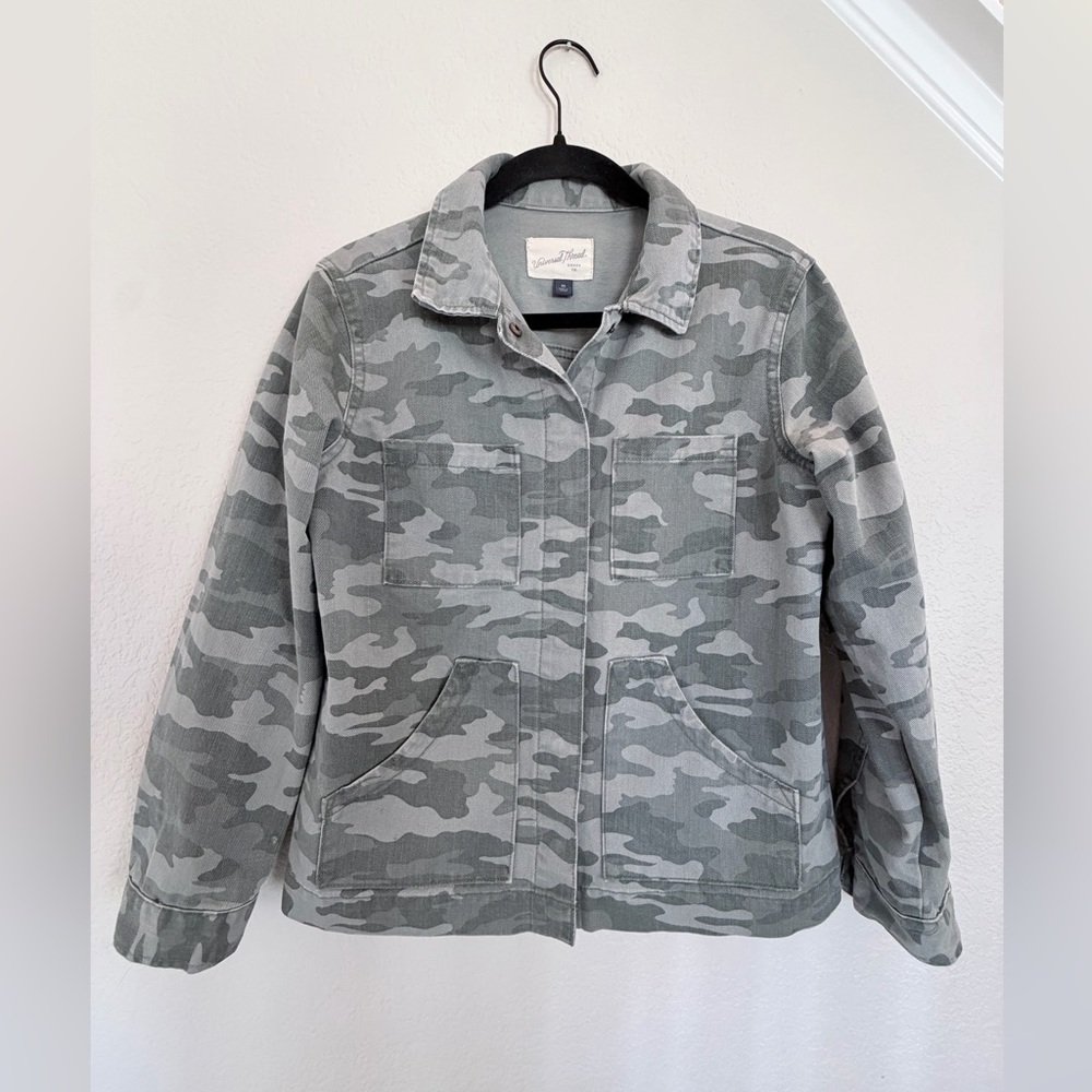 Universal Thread Camo Jacket - image 2